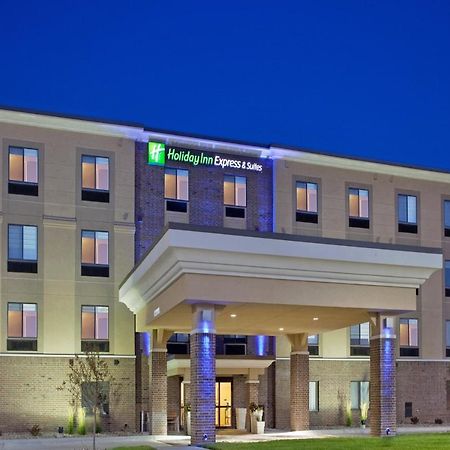 Holiday Inn Express Hotel And Suites Lincoln Airport By Ihg Buitenkant foto