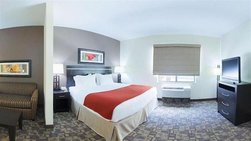 Holiday Inn Express Hotel And Suites Lincoln Airport By Ihg Buitenkant foto