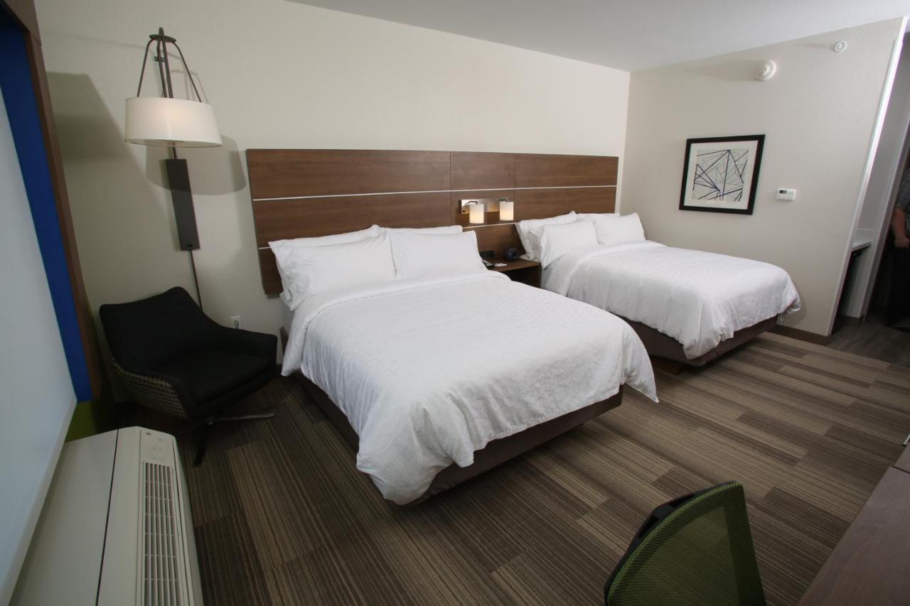 Holiday Inn Express Hotel And Suites Lincoln Airport By Ihg Buitenkant foto