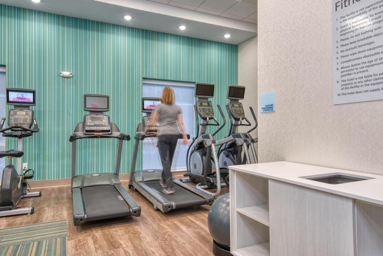 Holiday Inn Express Hotel And Suites Lincoln Airport By Ihg Buitenkant foto