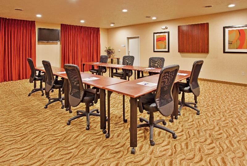 Holiday Inn Express Hotel And Suites Lincoln Airport By Ihg Buitenkant foto